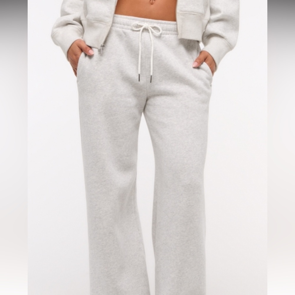 Abercrombie essential mid rise sweatpants
